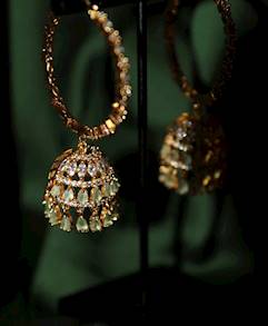 The Kirti earring (green)